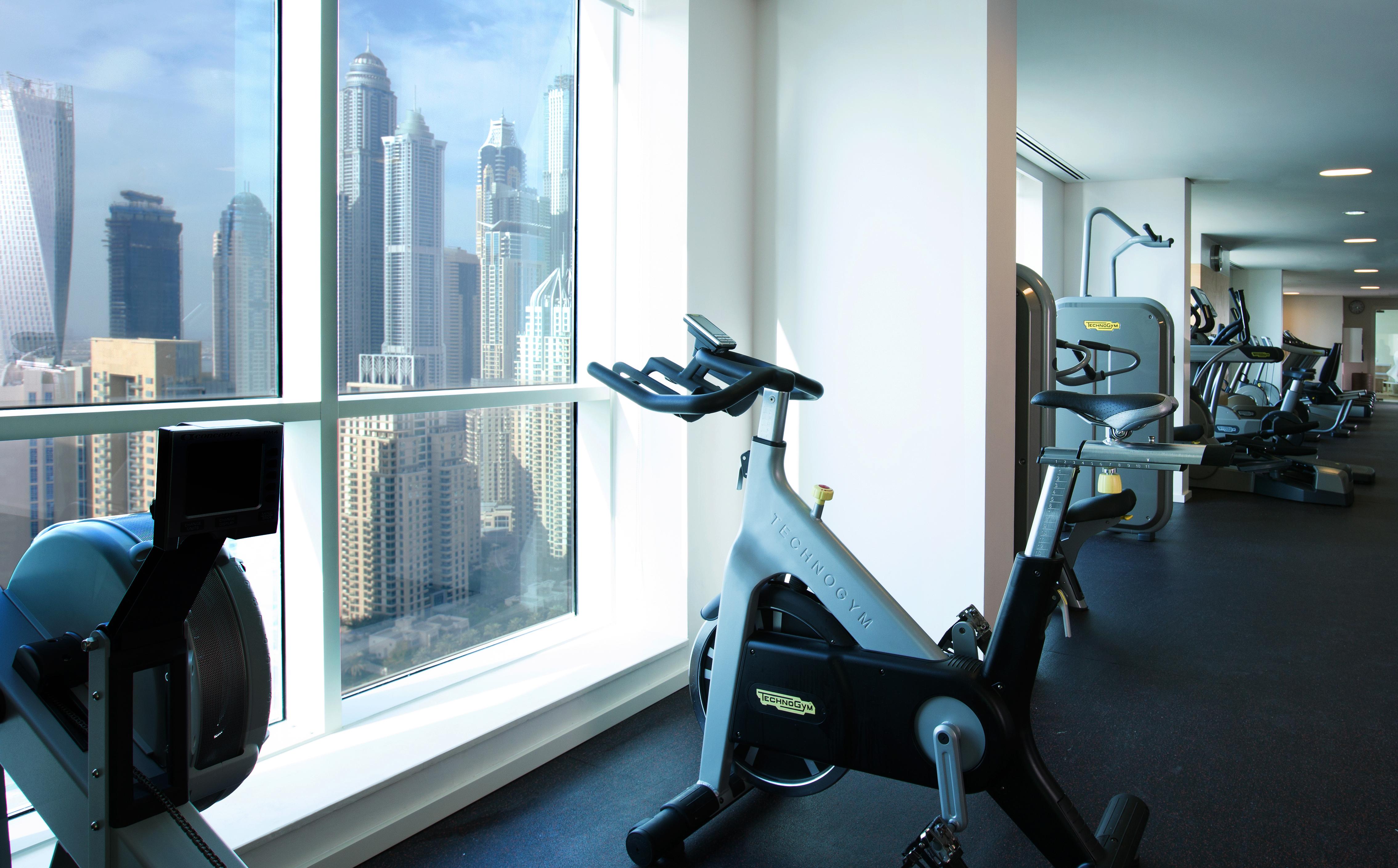 Pullman Dubai Jumeirah Lakes Towers Exteriör bild The gym at the Address Downtown Hotel