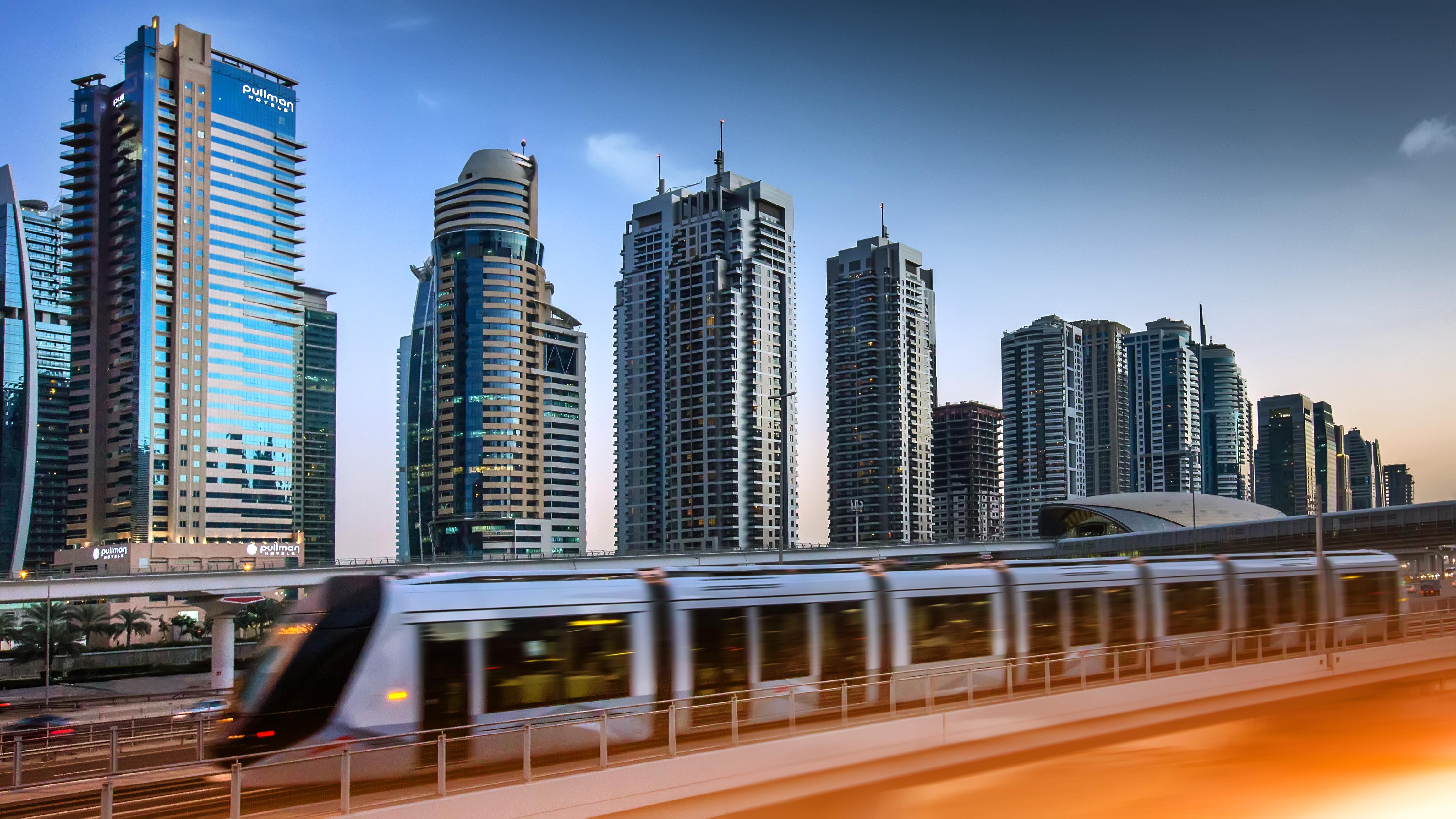 Pullman Dubai Jumeirah Lakes Towers Exteriör bild Dubai Metro