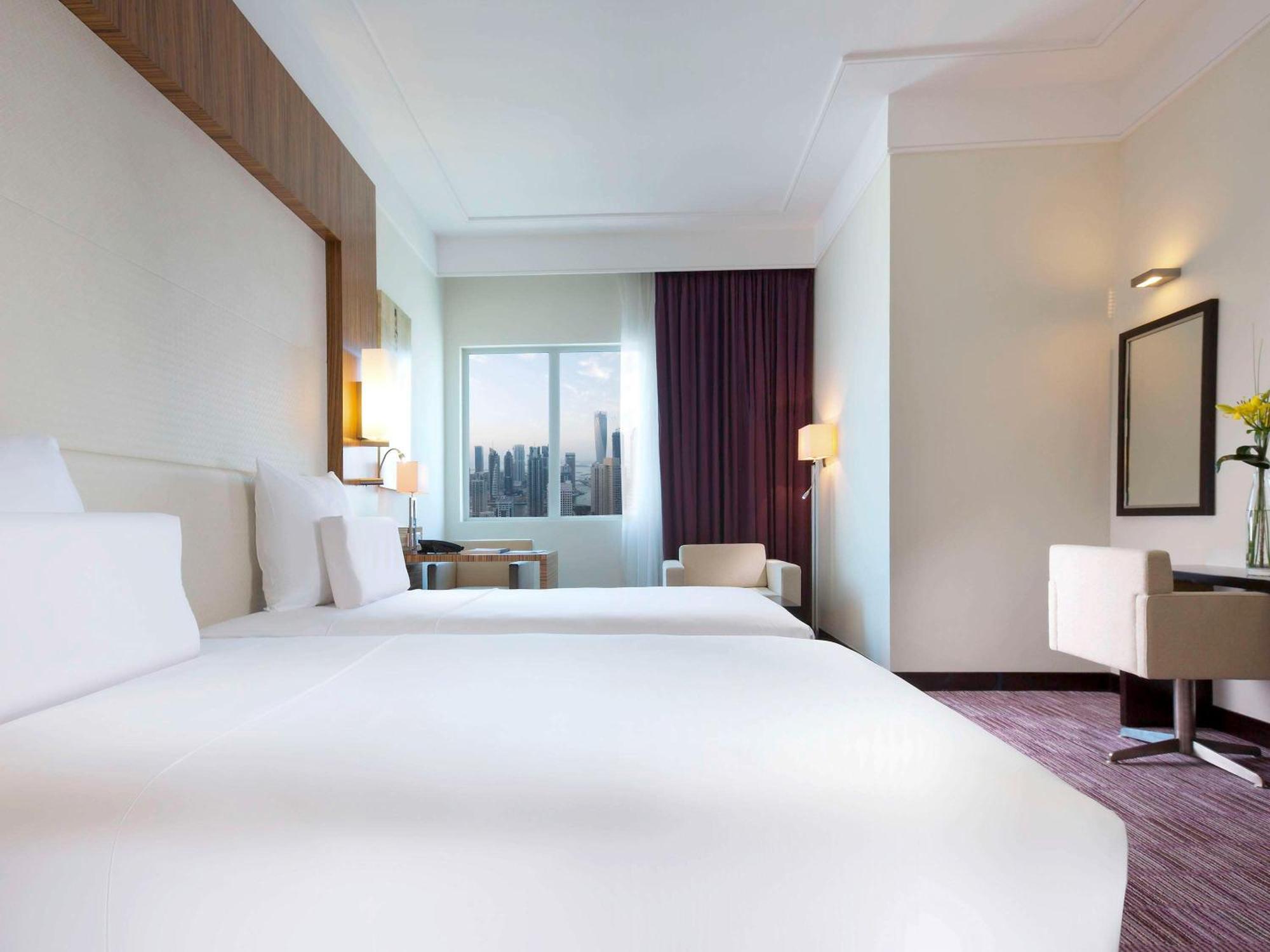 Pullman Dubai Jumeirah Lakes Towers Exteriör bild